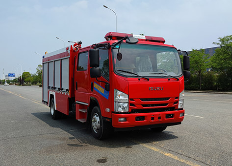 وصلت شاحنة إطفاء ISUZU ELF بقوة 190 حصانًا إلى الفلبين