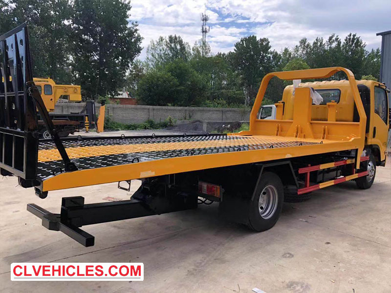 ISUZU 700P Wrecker truck