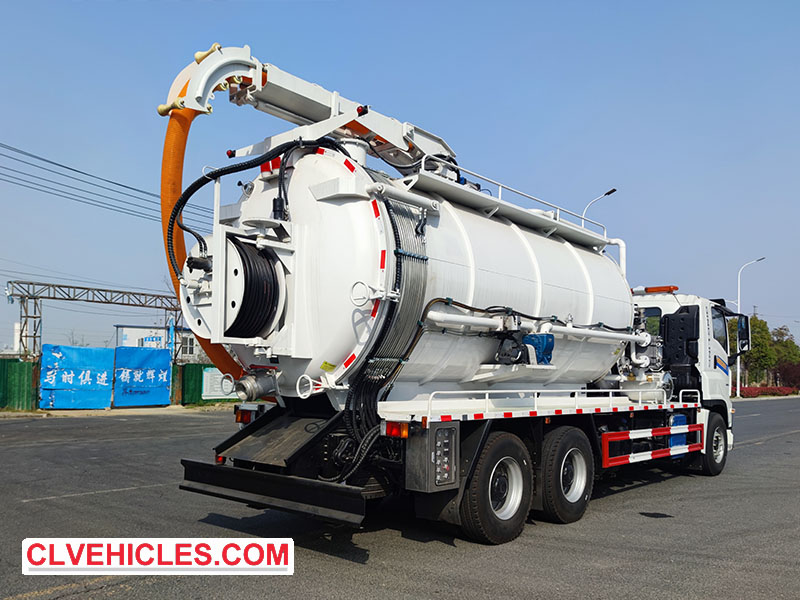 ISUZU Vacuum tank truck